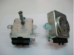 VAR.1076 MOTORIDUTTORE PER GIRARROSTO