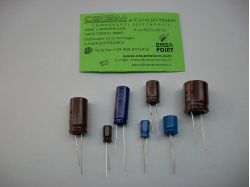 CE820/25 820uf/25 105°  10x28 + 20x20  Con.Elett.